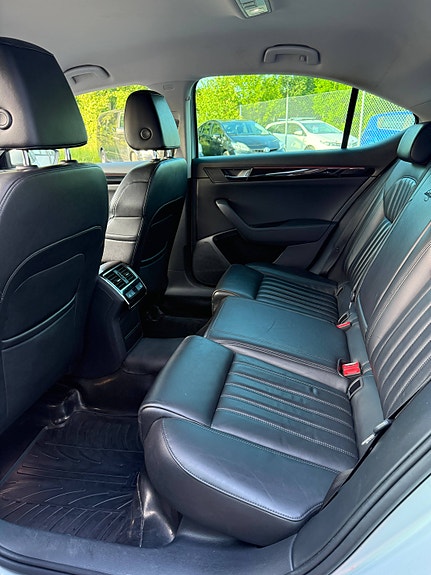 Skoda Superb 4 of 5