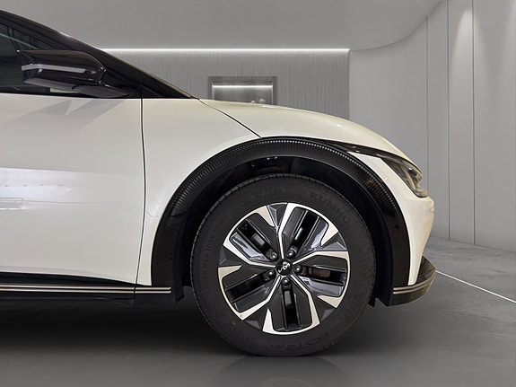 Kia EV6 4 of 5