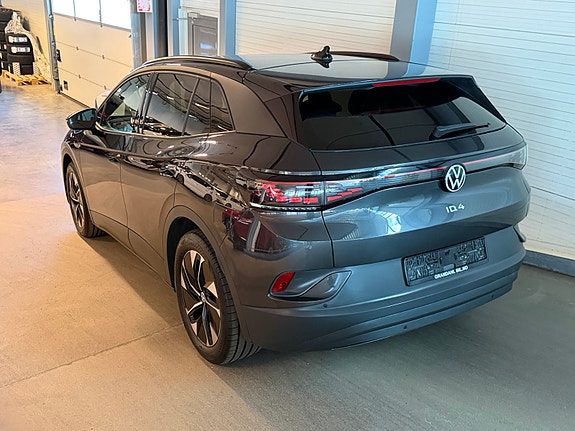 Volkswagen ID.4 2 of 5