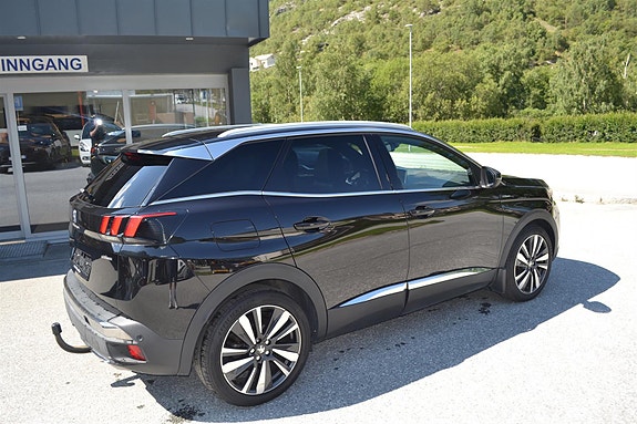 Peugeot 3008 3 of 5