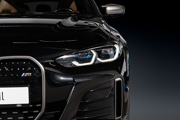BMW i4 4 of 5