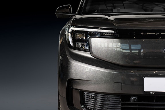Ford Explorer 4 of 5