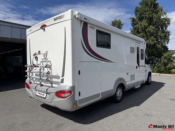 Rapido 690 F SCANDINAVIAN EXCLUSIVE-MARKISE-SYKKELSTATIV-QUEENBED-SEPARAT DUSJ OG DO-VELHOLDT++ 3 of 5