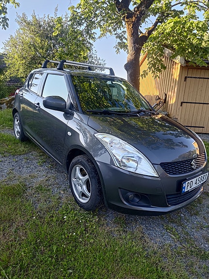 Suzuki Swift 2 of 5