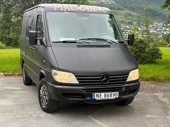Mercedes-Benz Sprinter 208 2 of 5