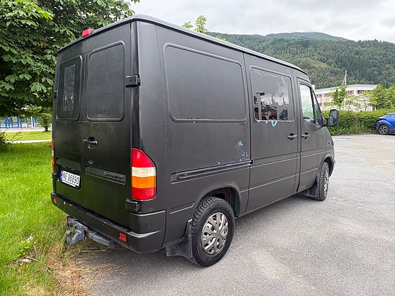 Mercedes-Benz Sprinter 208 3 of 5