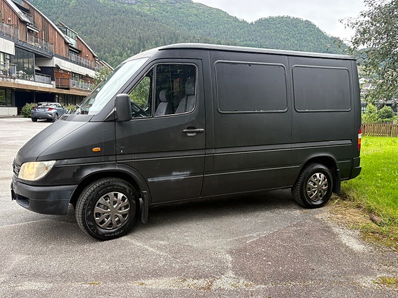 Mercedes-Benz Sprinter 208 4 of 5