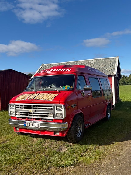 Chevrolet Van 2 of 5