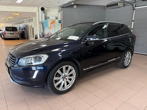 Volvo XC60 2 of 5