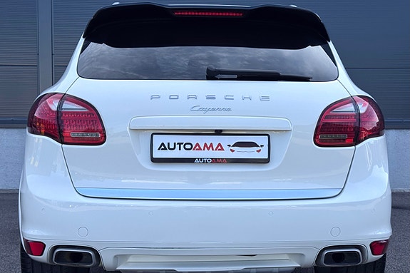Porsche Cayenne 3 of 5