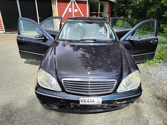Mercedes-Benz S320 5 of 5