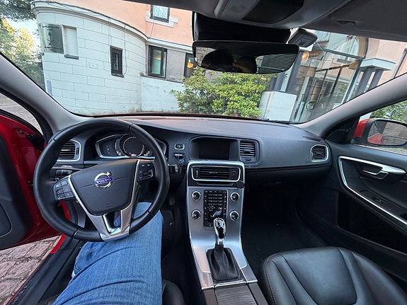 Volvo V60 4 of 5