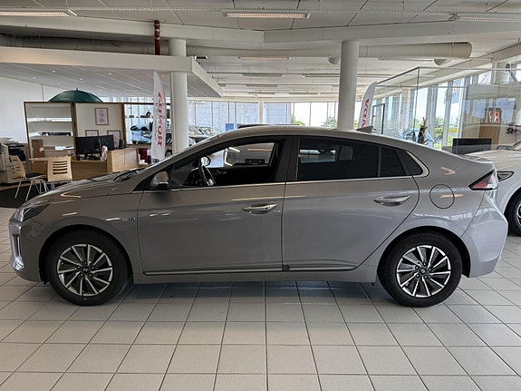 Hyundai IONIQ 2 of 5