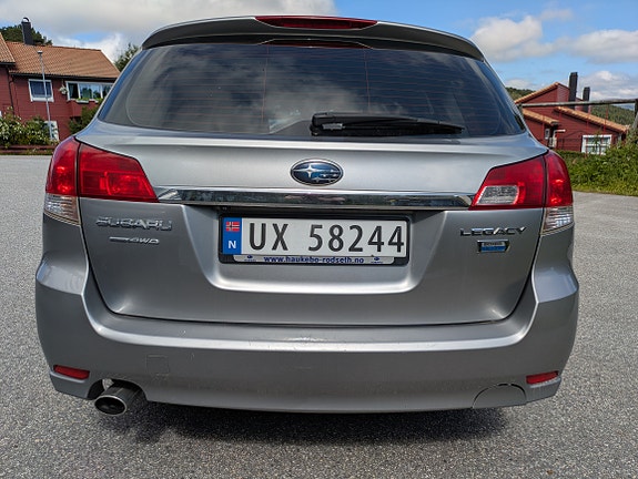 Subaru Legacy 5 of 5