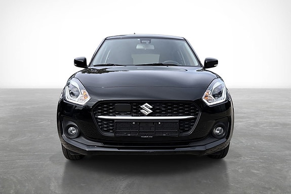 Suzuki Swift 2 of 5