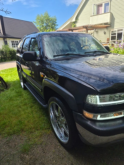 Chevrolet Tahoe 4 of 5
