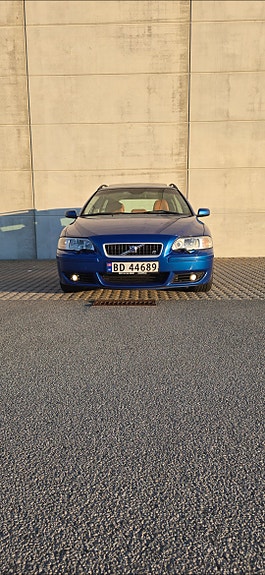 Volvo V70 10 of 30