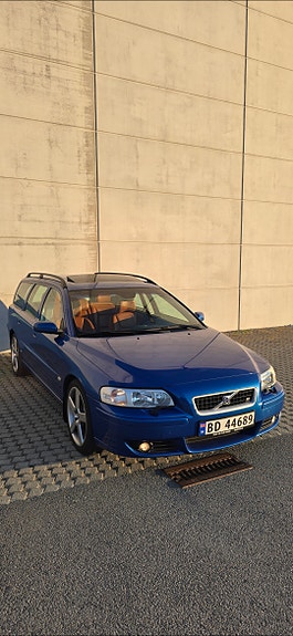 Volvo V70 13 of 30