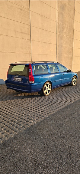 Volvo V70 9 of 30