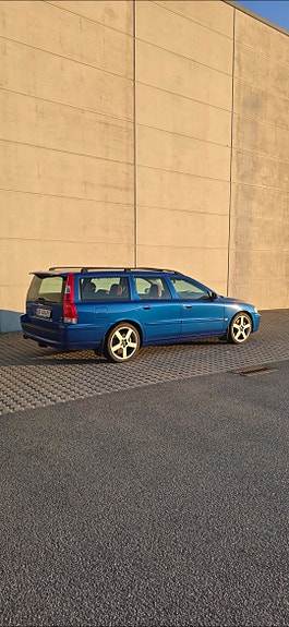 Volvo V70 8 of 30