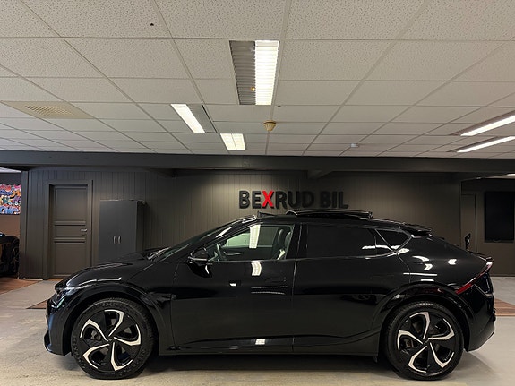 Kia EV6 2 of 5