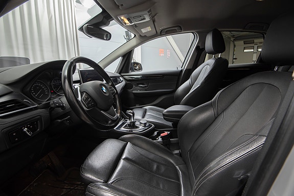 BMW 225xe 14 of 30