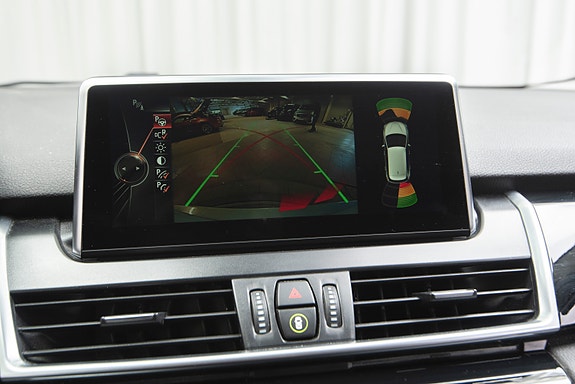 BMW 225xe 25 of 30
