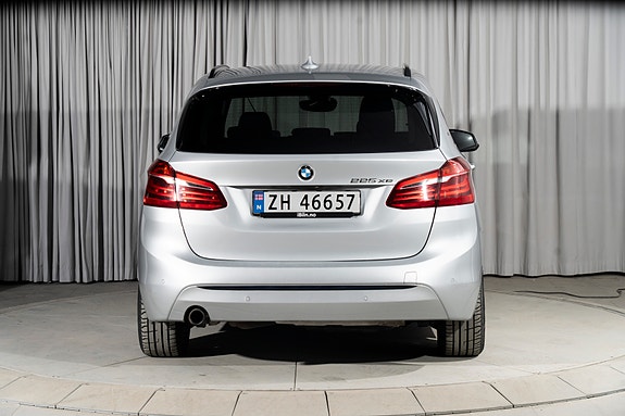 BMW 225xe 8 of 30
