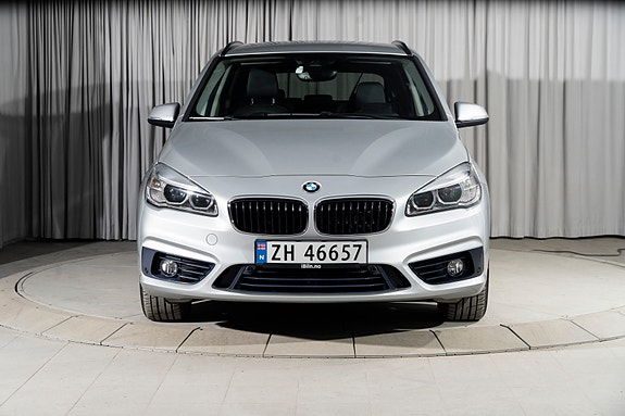 BMW 225xe 4 of 30
