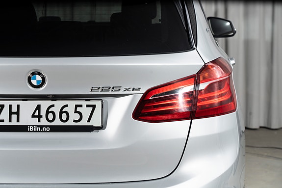 BMW 225xe 7 of 30