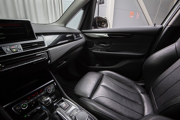 BMW 225xe 13 of 30