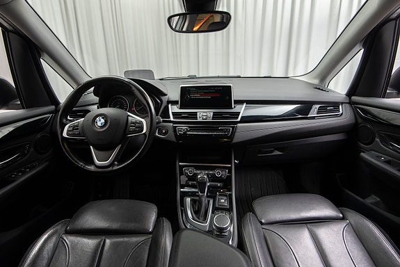 BMW 225xe 17 of 30