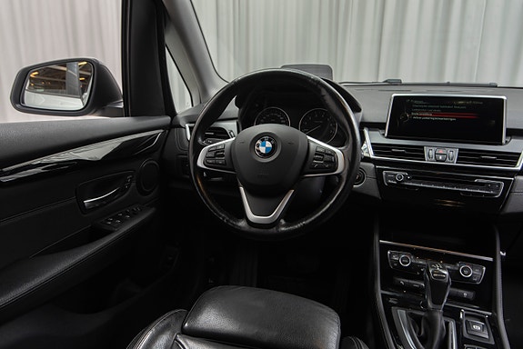 BMW 225xe 18 of 30