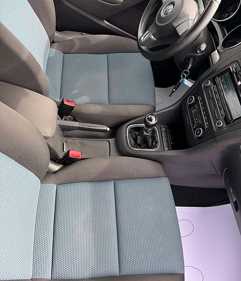 Volkswagen Golf VI 14 of 21