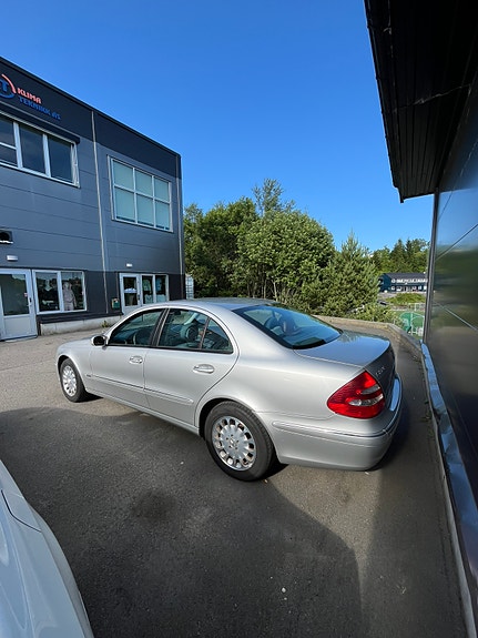 Mercedes-Benz E240 2003 photo 5
