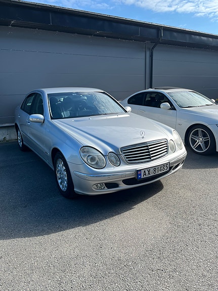 Mercedes-Benz E240 2003 photo 2