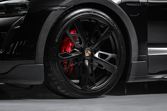 Porsche Taycan Cross Turismo 3 of 5
