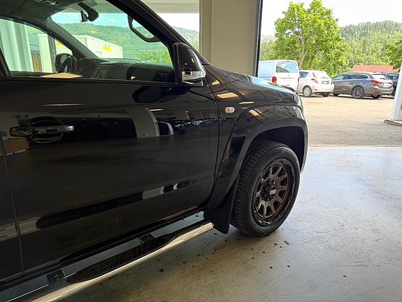Volkswagen Amarok 2 of 5