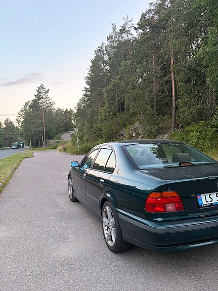 BMW 528i 5 of 13