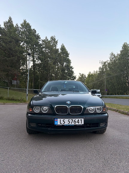 BMW 528i 11 of 13