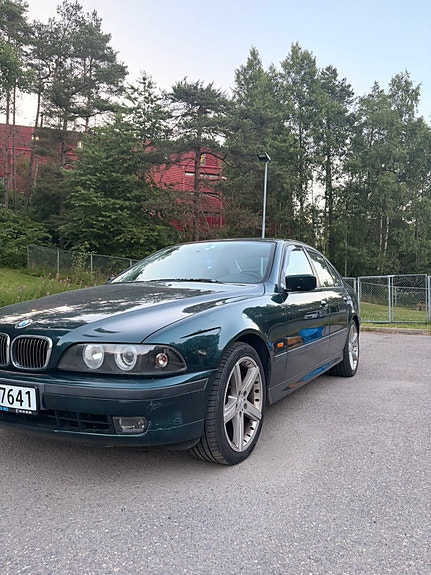 BMW 528i 12 of 13