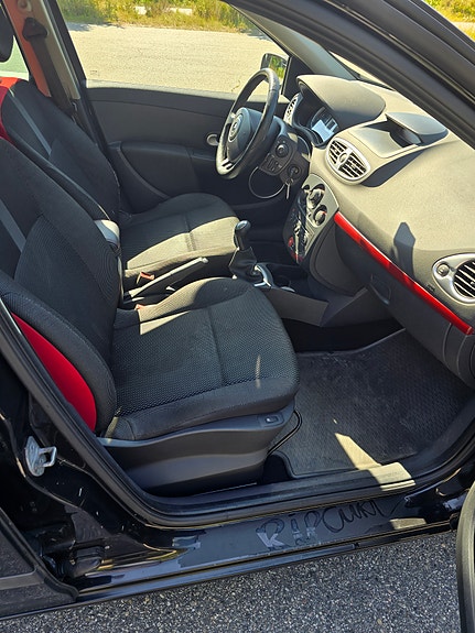 Renault Clio III 12 of 19