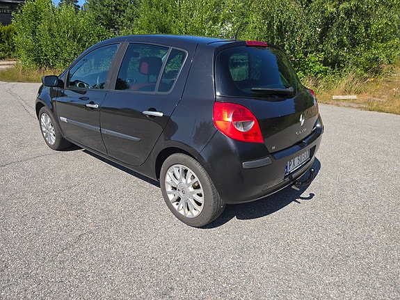 Renault Clio III 7 of 19