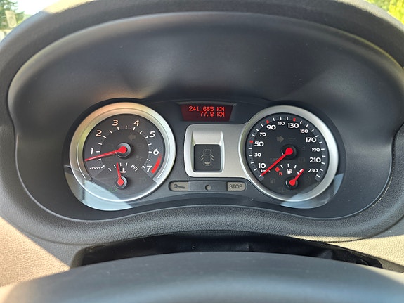 Renault Clio III 15 of 19