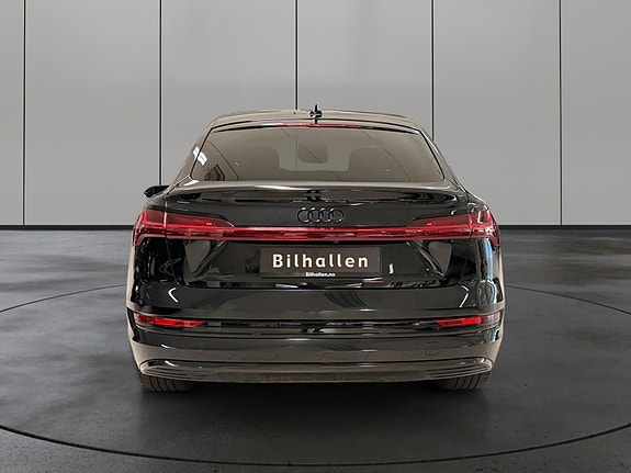 Audi e-tron Sportback 4 of 5