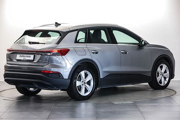 Audi Q4 e-tron 4 of 5