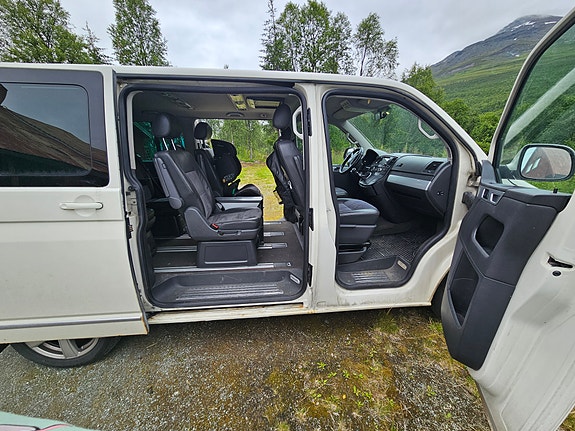 Volkswagen Multivan 2 of 5