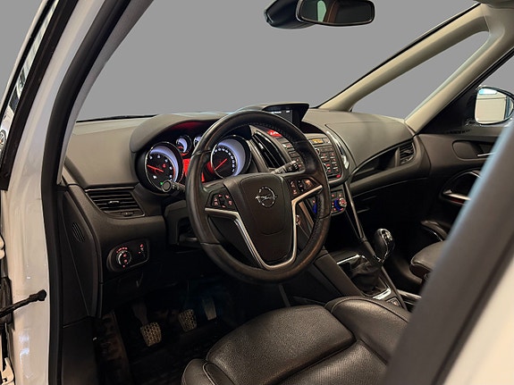 Opel Zafira Tourer 12 of 30