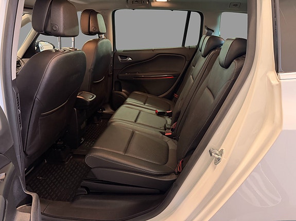 Opel Zafira Tourer 26 of 30
