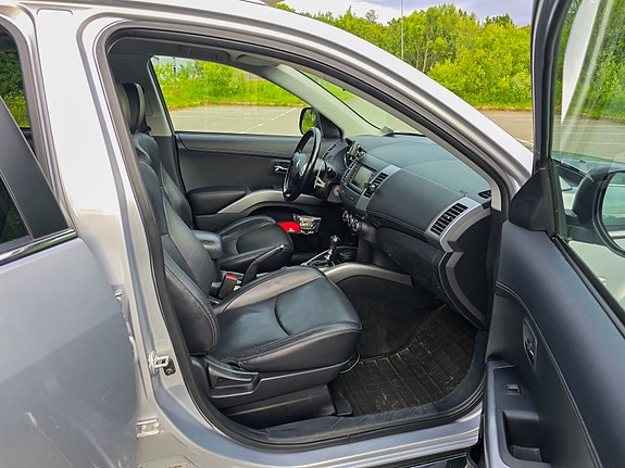 Citroen C-Crosser 12 of 30